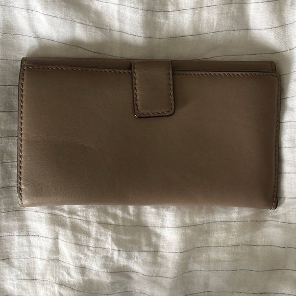 Michael Kors tri-fold Wallet - Picture 3 of 4